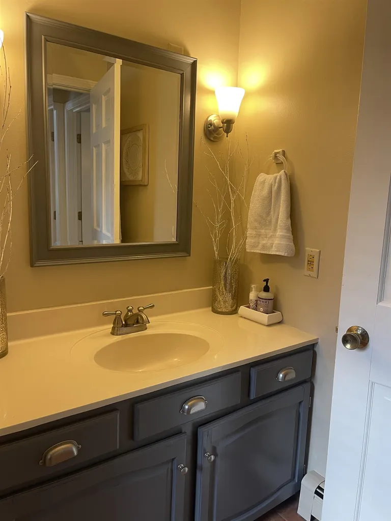13 Nottingham Circle Lebanon NH 03766
