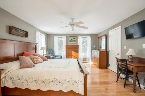 9 Brewster Heights Wolfeboro NH 03894-4403