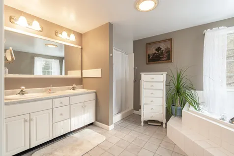 9 Brewster Heights Wolfeboro NH 03894-4403