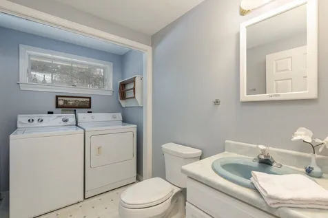 9 Brewster Heights Wolfeboro NH 03894-4403