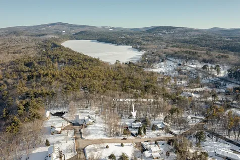 9 Brewster Heights Wolfeboro NH 03894-4403