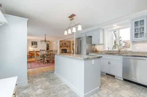 9 Brewster Heights Wolfeboro NH 03894-4403