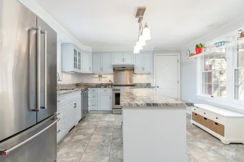 9 Brewster Heights Wolfeboro NH 03894-4403