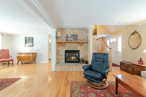9 Brewster Heights Wolfeboro NH 03894-4403