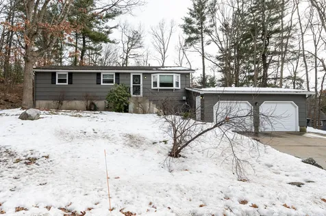 13 Shetland Road Nashua NH 03062