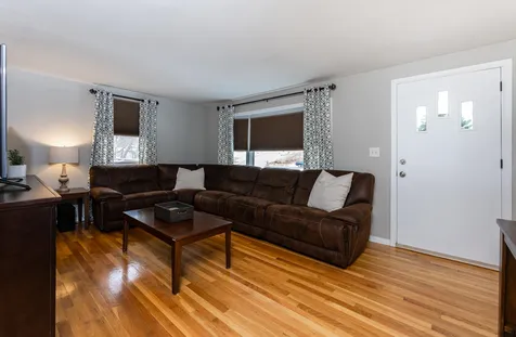 13 Shetland Road Nashua NH 03062