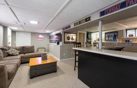 13 Shetland Road Nashua NH 03062