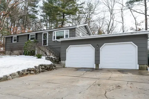 13 Shetland Road Nashua NH 03062