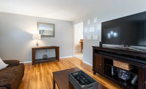 13 Shetland Road Nashua NH 03062
