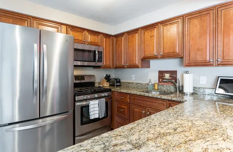 13 Shetland Road Nashua NH 03062