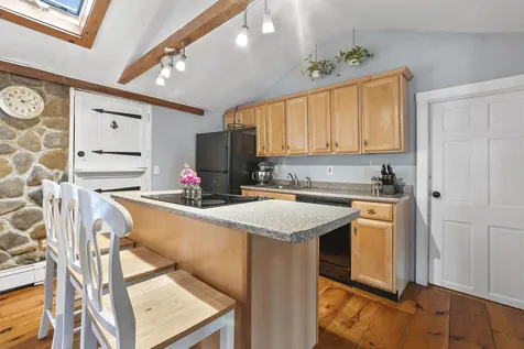 120 Pond Street Newton NH 03858