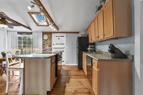 120 Pond Street Newton NH 03858