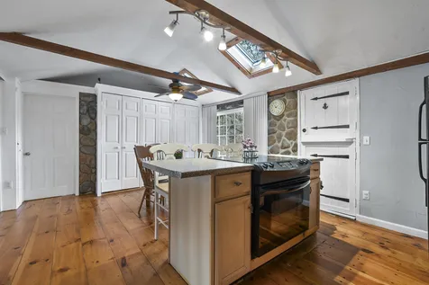120 Pond Street Newton NH 03858