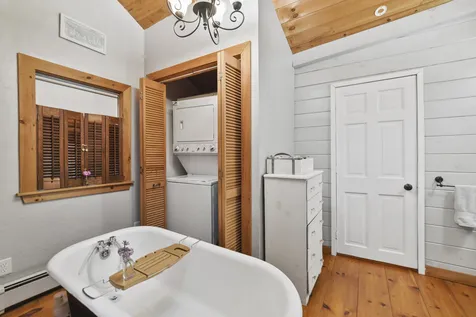 120 Pond Street Newton NH 03858