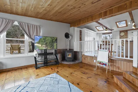 120 Pond Street Newton NH 03858