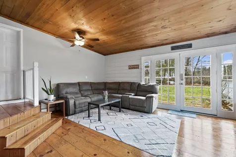 120 Pond Street Newton NH 03858