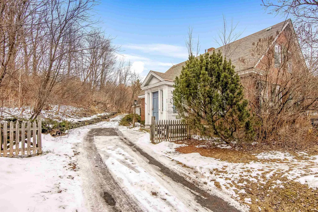 45 School Street Plainfield VT 05667