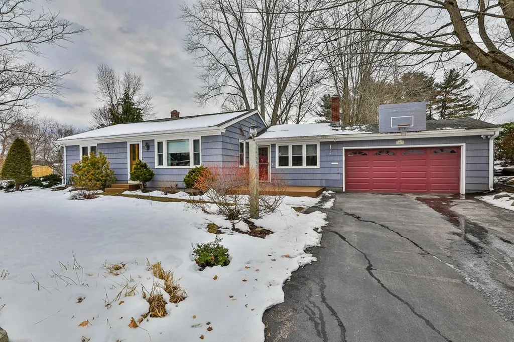 35 Dodge Street Nashua NH 03064