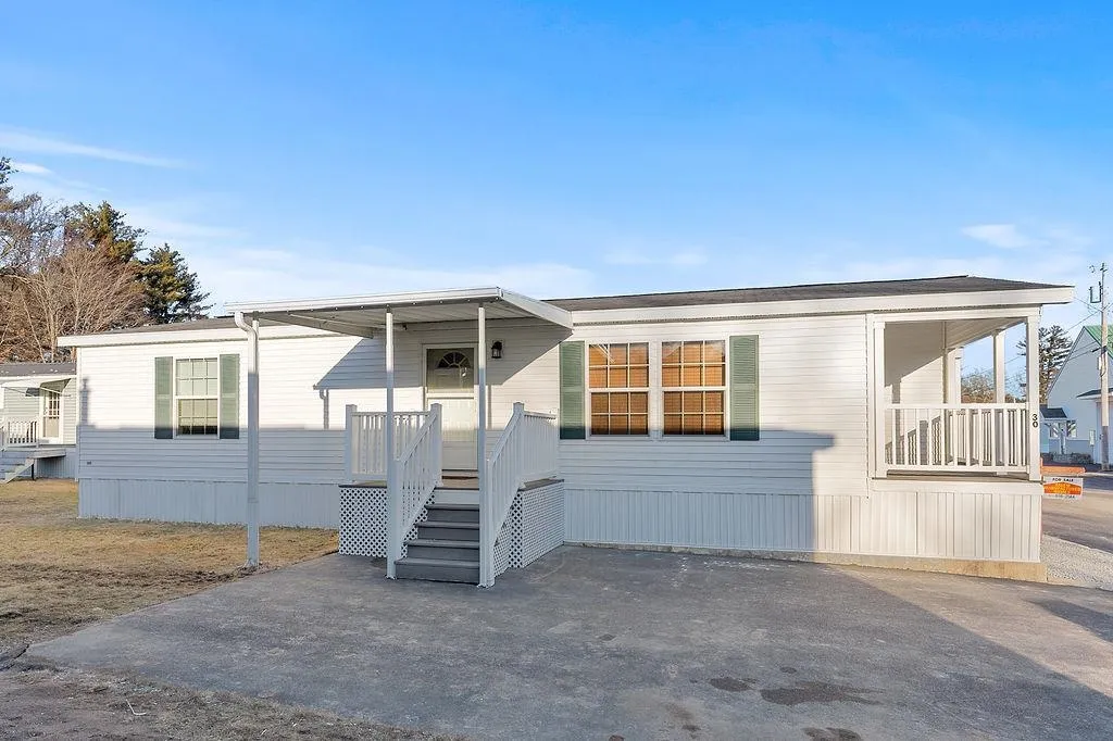 30 Bell Drive Salem NH 03079