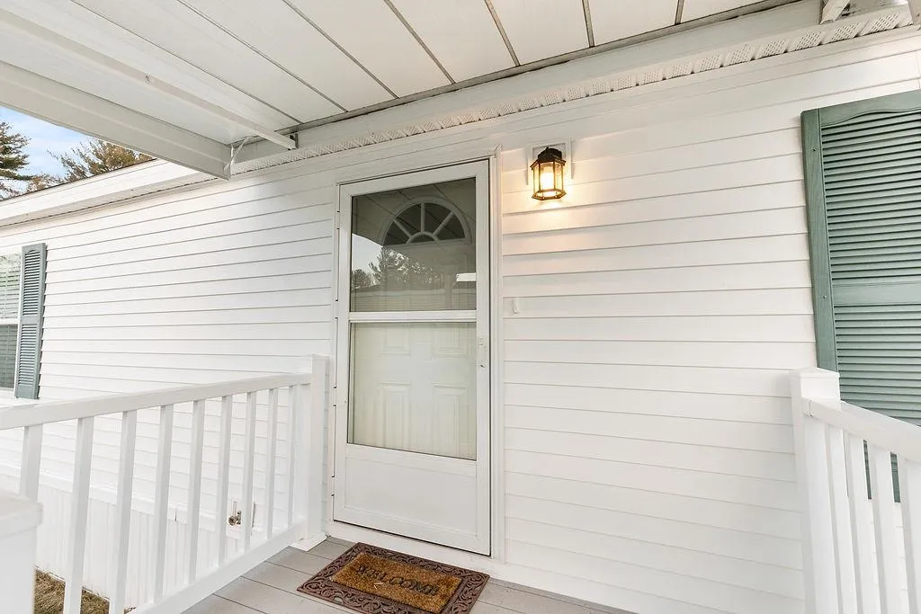 30 Bell Drive Salem NH 03079