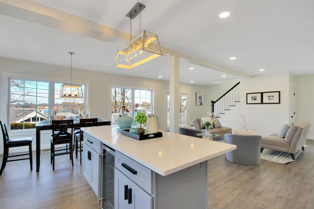 28 West Shore Road Windham NH 03087