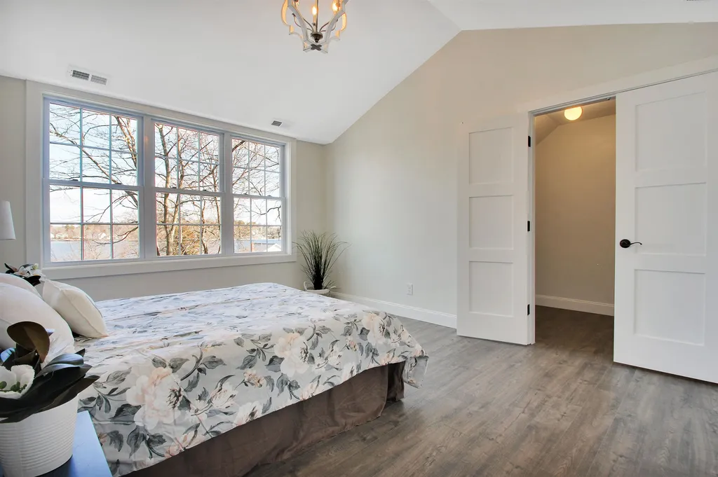 28 West Shore Road Windham NH 03087
