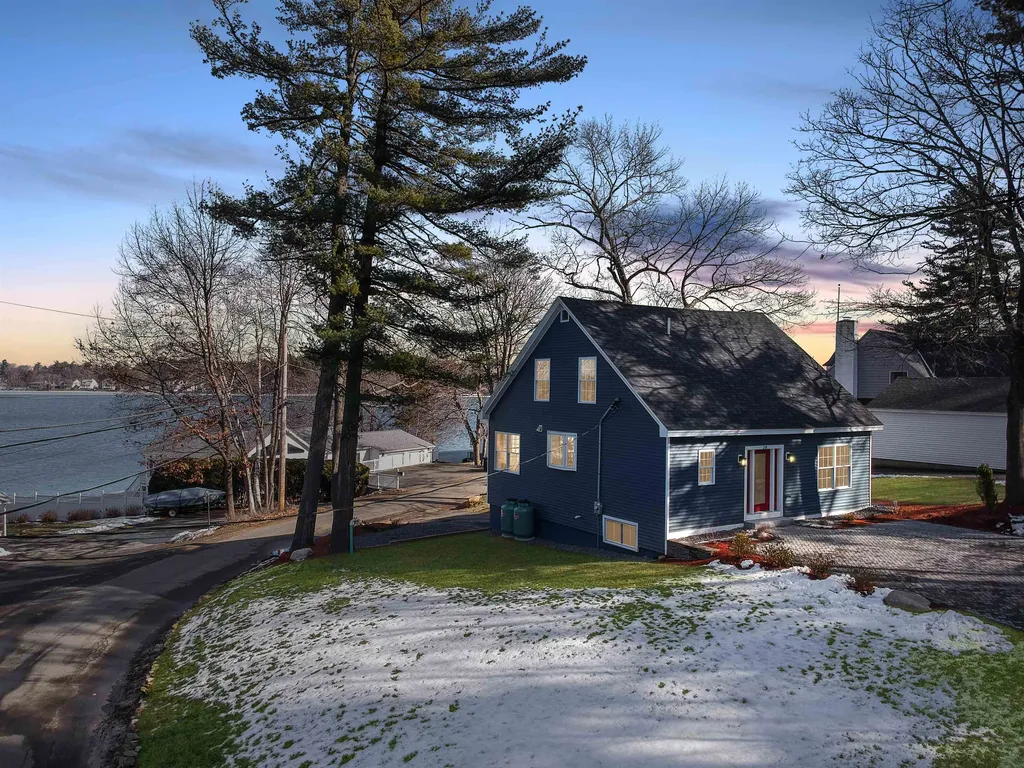 28 West Shore Road Windham NH 03087