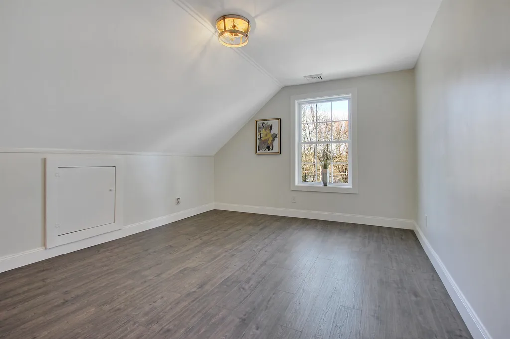 28 West Shore Road Windham NH 03087