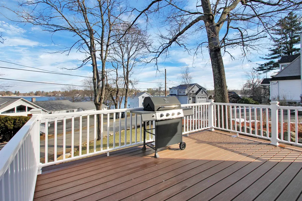 28 West Shore Road Windham NH 03087