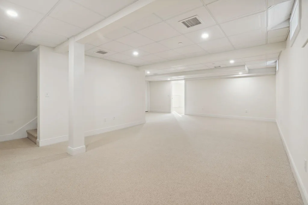 131 Sage Lane Portsmouth NH 03801