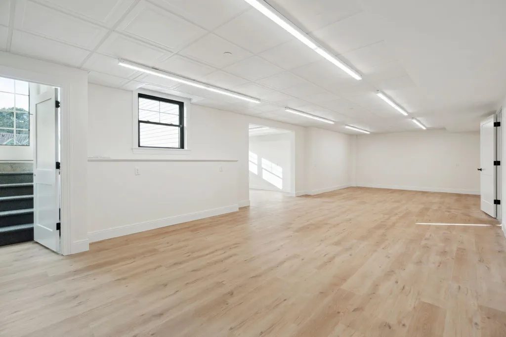 131 Sage Lane Portsmouth NH 03801