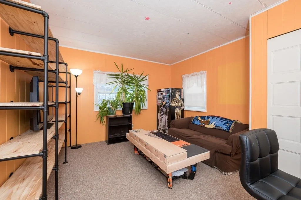 10 Kenwater Avenue Rochester NH 03867