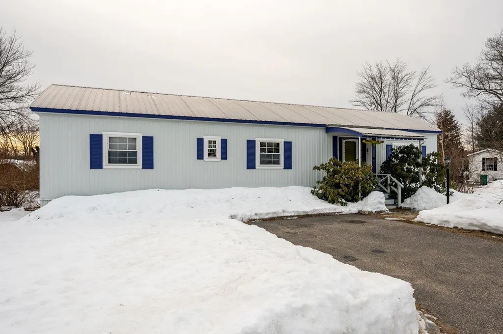 10 Kenwater Avenue Rochester NH 03867