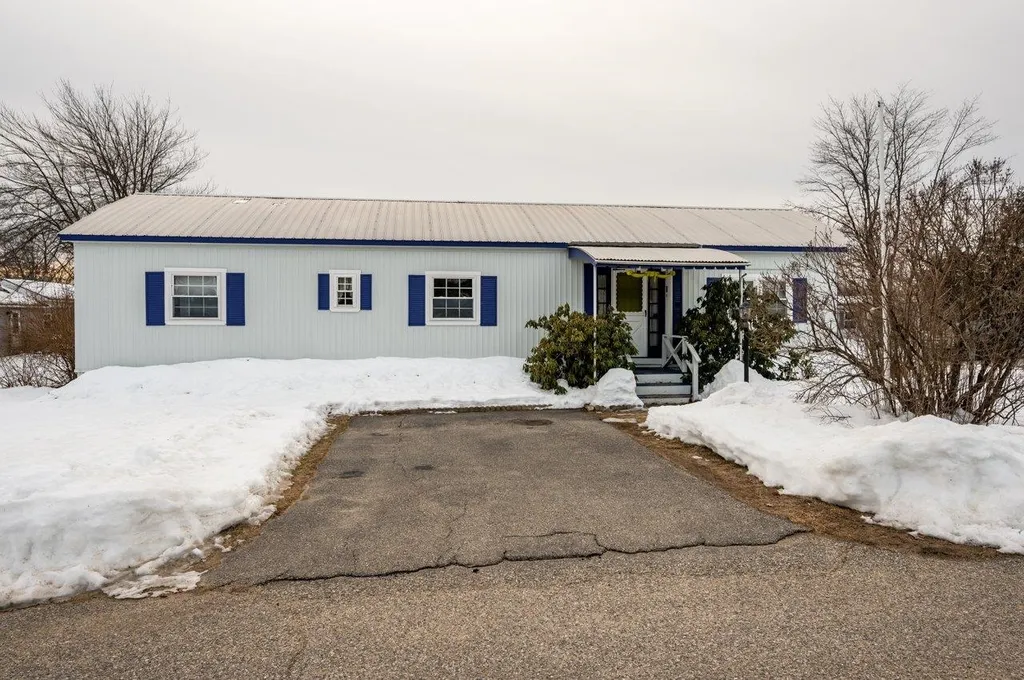 10 Kenwater Avenue Rochester NH 03867