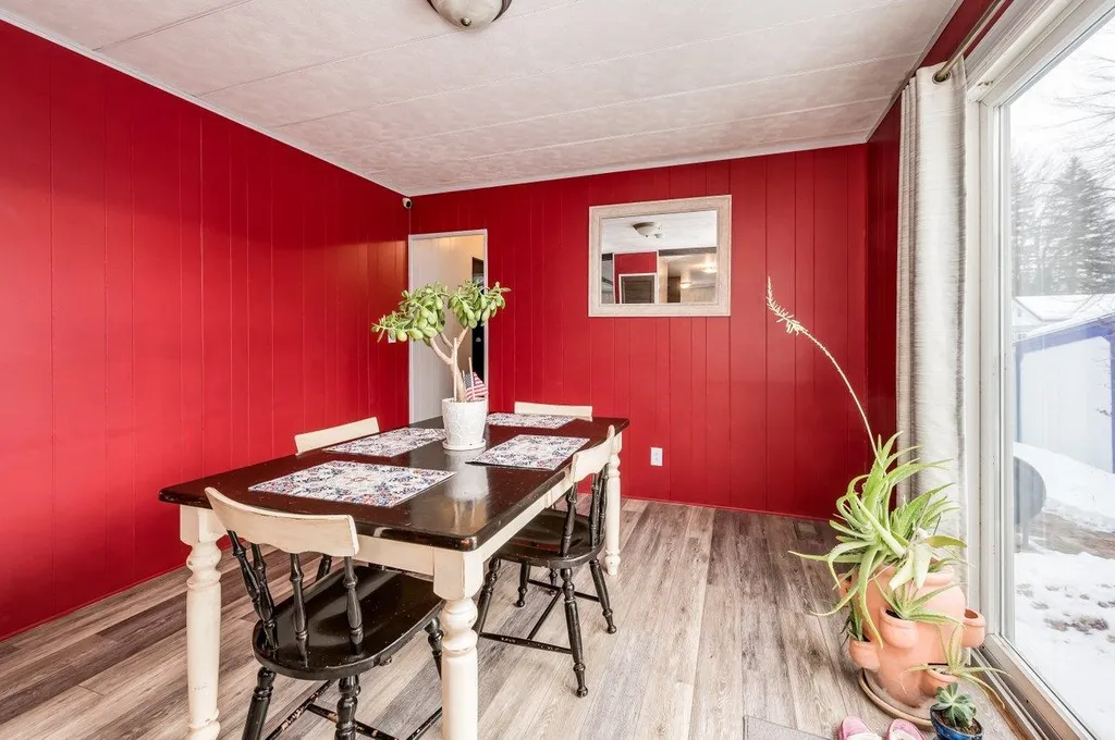 10 Kenwater Avenue Rochester NH 03867