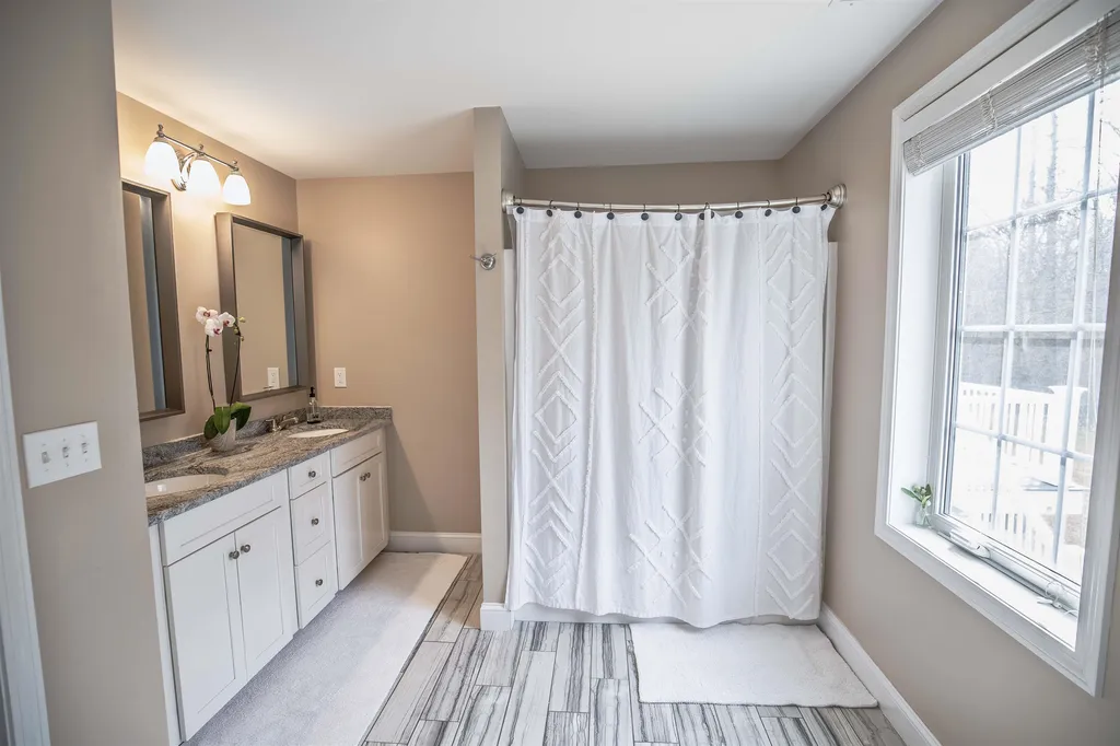 55b Park Avenue Salem NH 03079