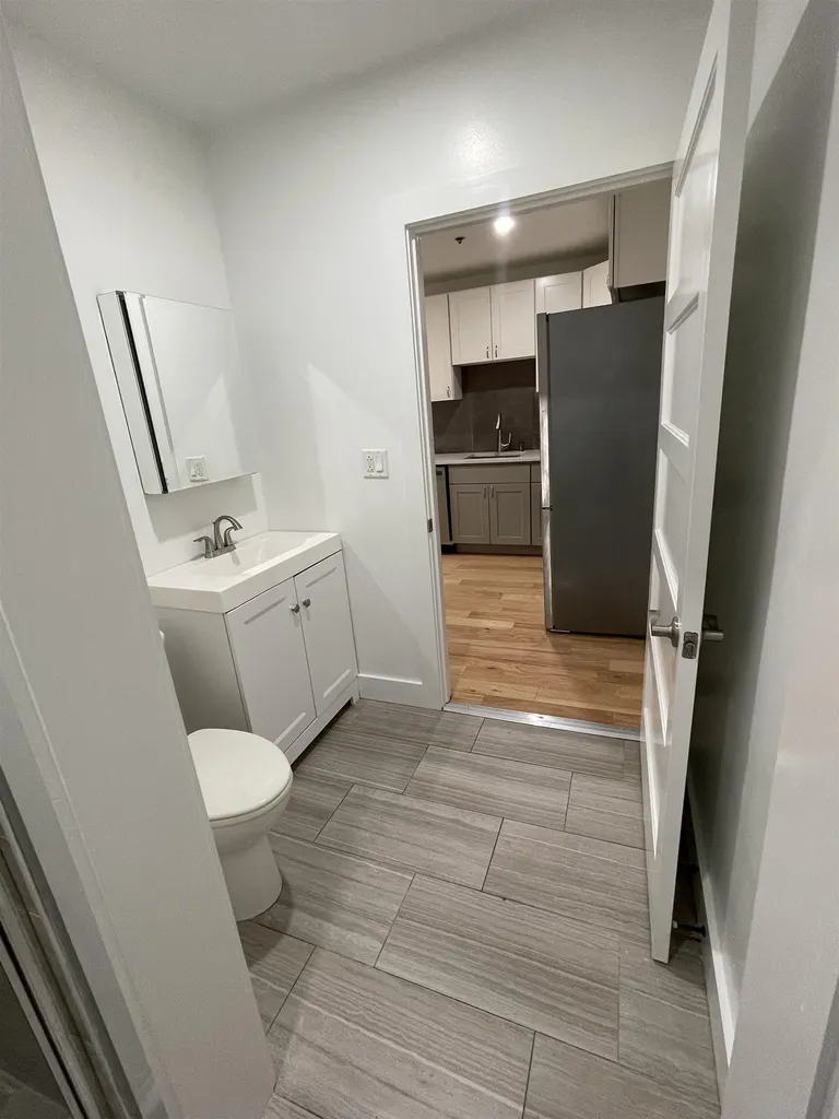 4 Elliot Street Brattleboro VT 05301