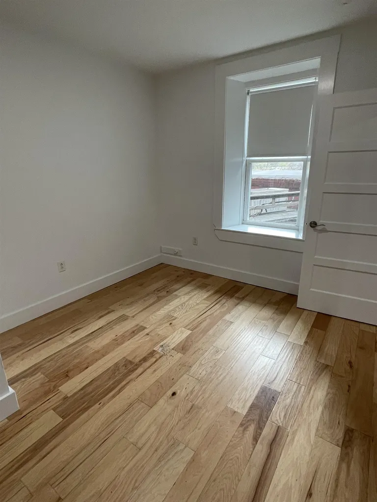 4 Elliot Street Brattleboro VT 05301