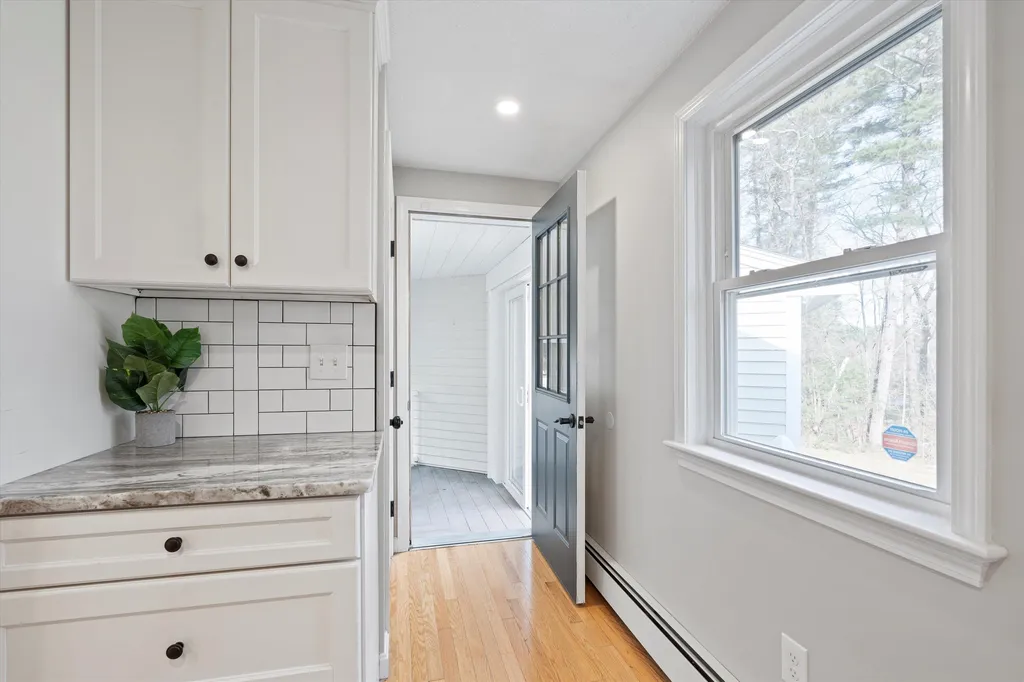 7 Merlin Place Londonderry NH 03053