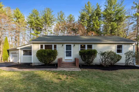 7 Merlin Place Londonderry NH 03053