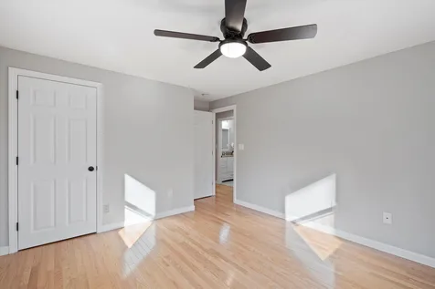 7 Merlin Place Londonderry NH 03053