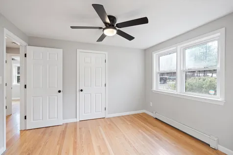 7 Merlin Place Londonderry NH 03053