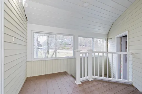 7 Merlin Place Londonderry NH 03053