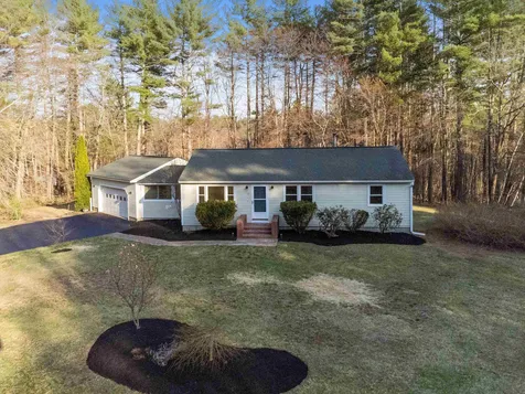 7 Merlin Place Londonderry NH 03053