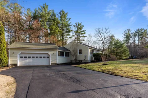 7 Merlin Place Londonderry NH 03053