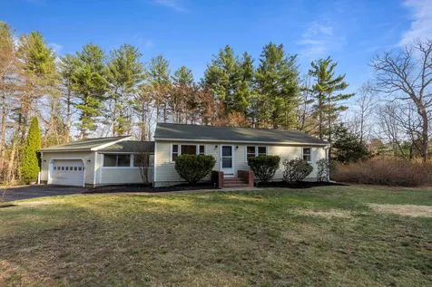 7 Merlin Place Londonderry NH 03053