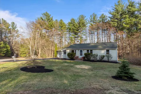 7 Merlin Place Londonderry NH 03053