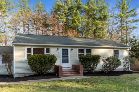 7 Merlin Place Londonderry NH 03053