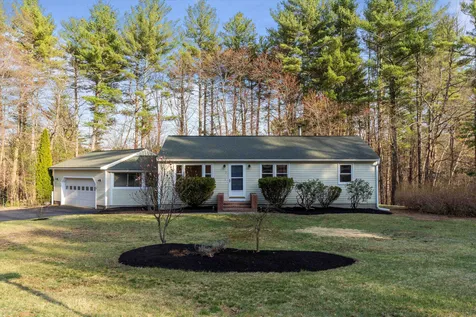 7 Merlin Place Londonderry NH 03053
