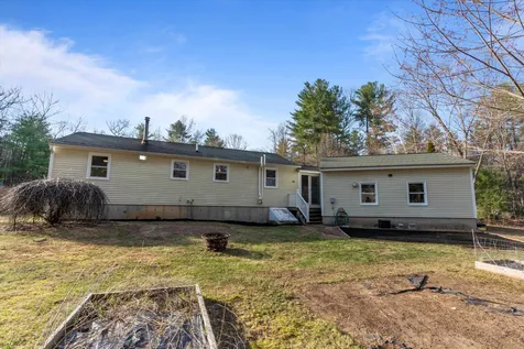 7 Merlin Place Londonderry NH 03053